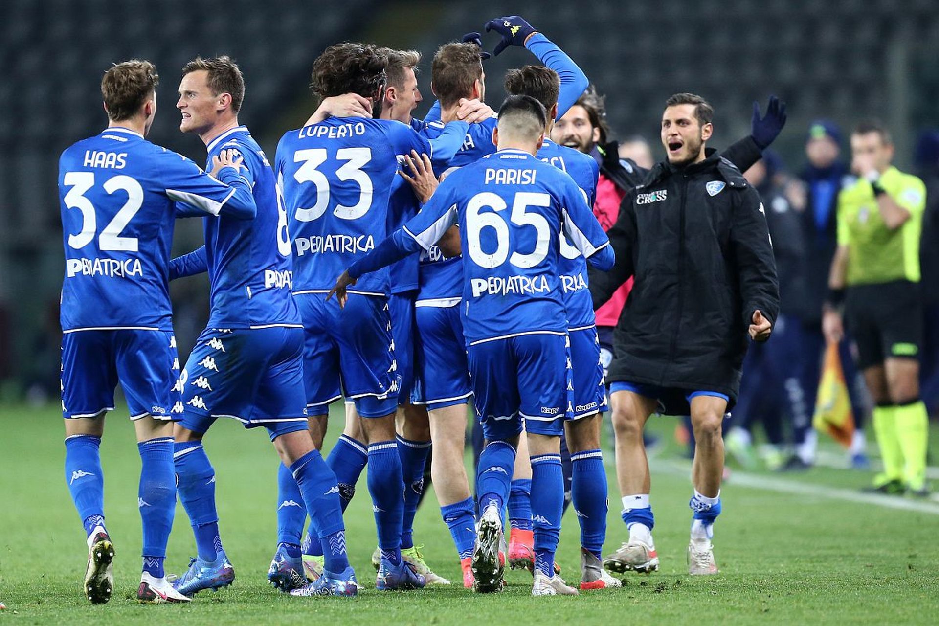 调整上做出 调整上做出